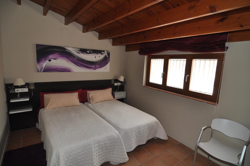 Restaurant & Rooms Cabrit Sant Mateu Zimmer foto